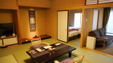 【鬼怒川温泉あさやホテル】八番館ベッド付き和室と館内を徹底解説！＜宿泊記ブログ＞